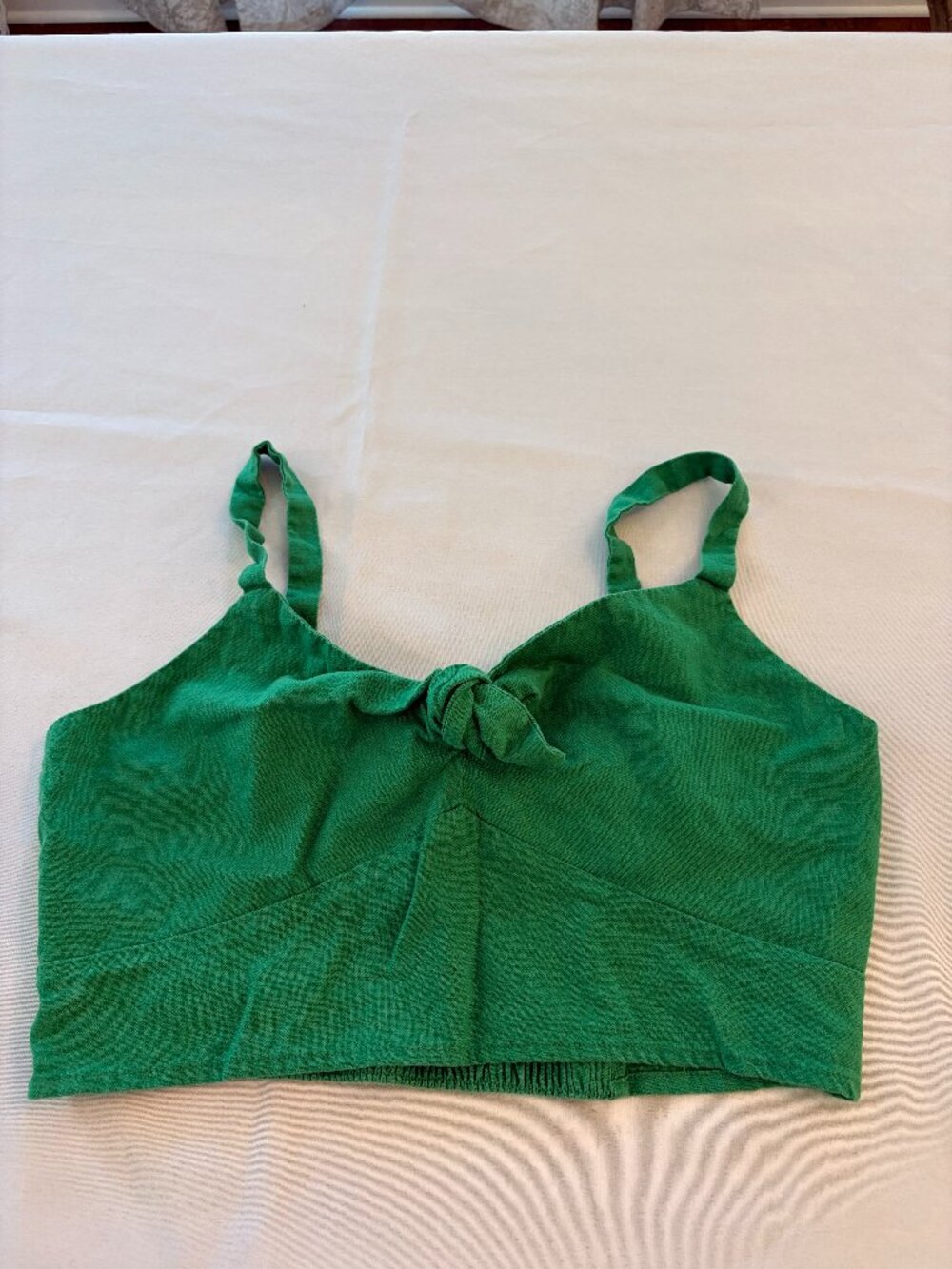 Universal Thread Size Medium Green Halter Top